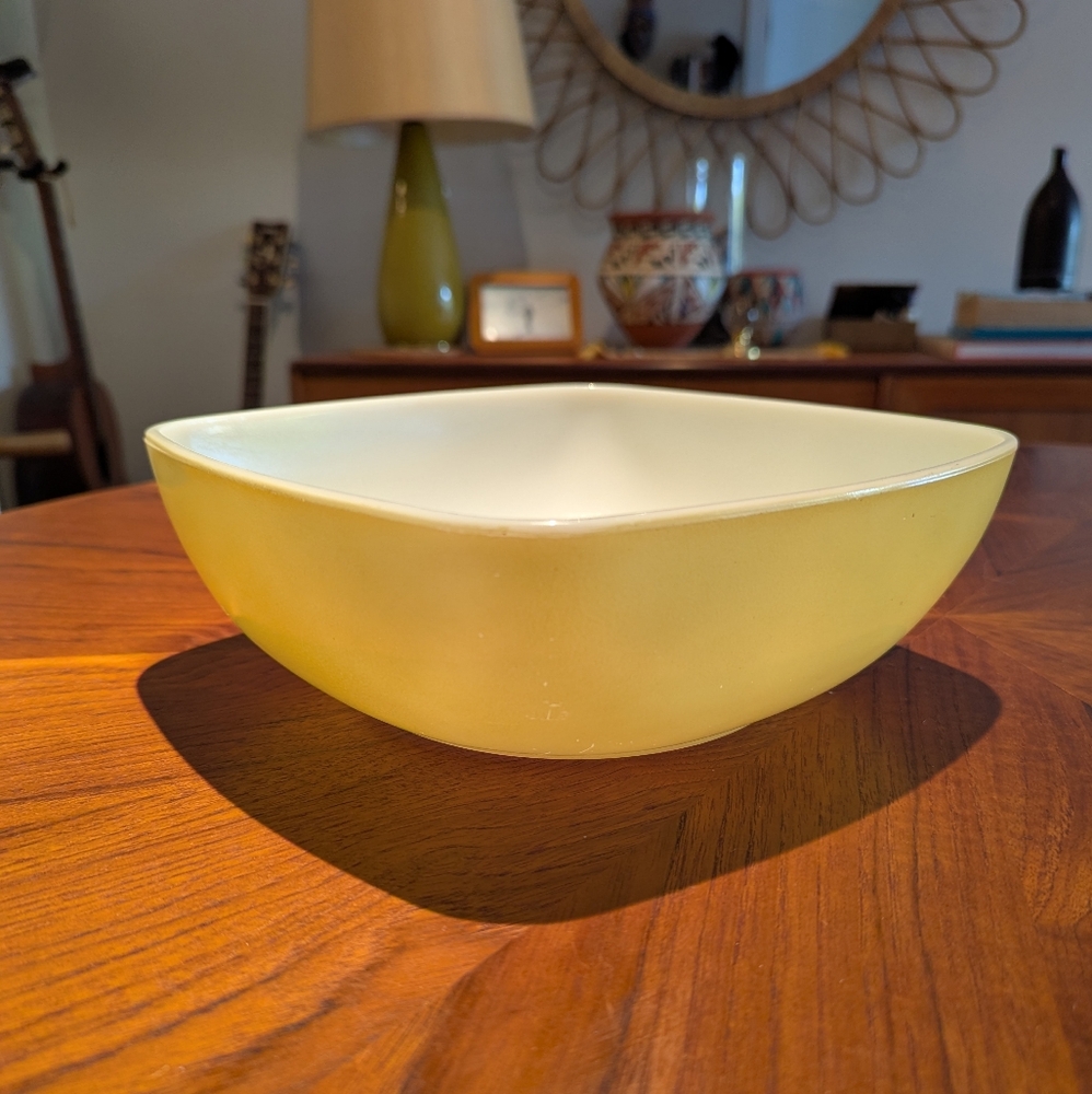 Vintage Pyrex Serving Bowl with Lid - yellow